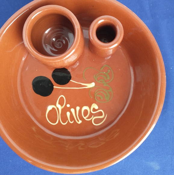Terracotta Olives Plate Spain - Picture 2 of 6